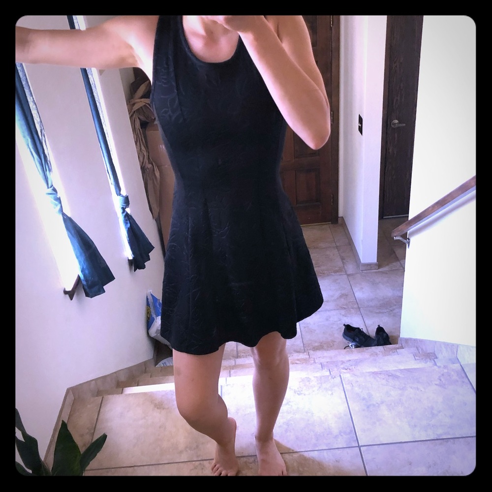 Small Black Imprinted Floral Dress 🖤👗🔥